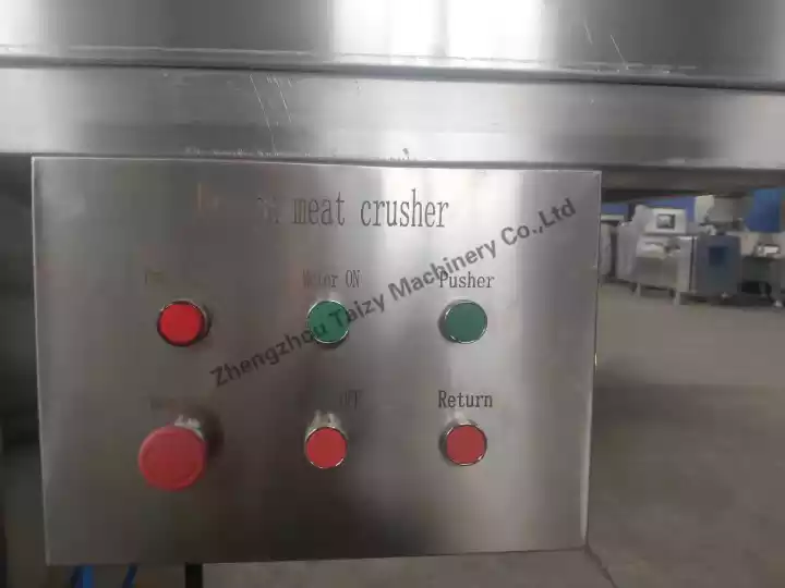 Painel de controle do triturador de carne congelada