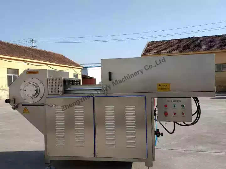 Frozen meat cutting machine