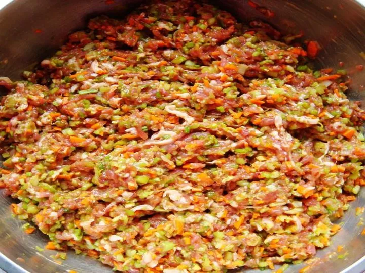 Vegetable & meat filling