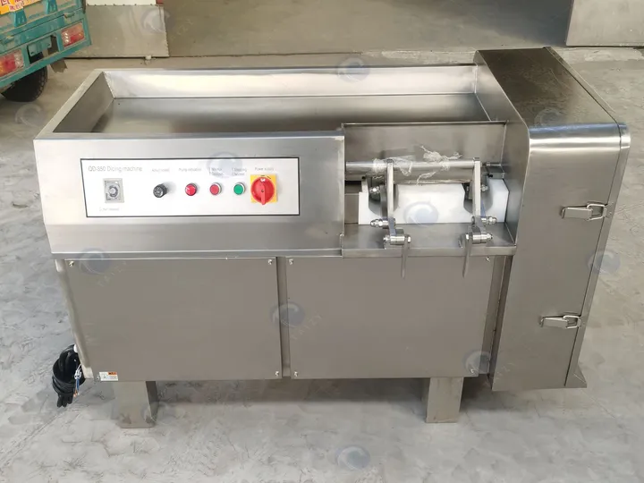 Машина для нарезки мясных кубиков на продажу