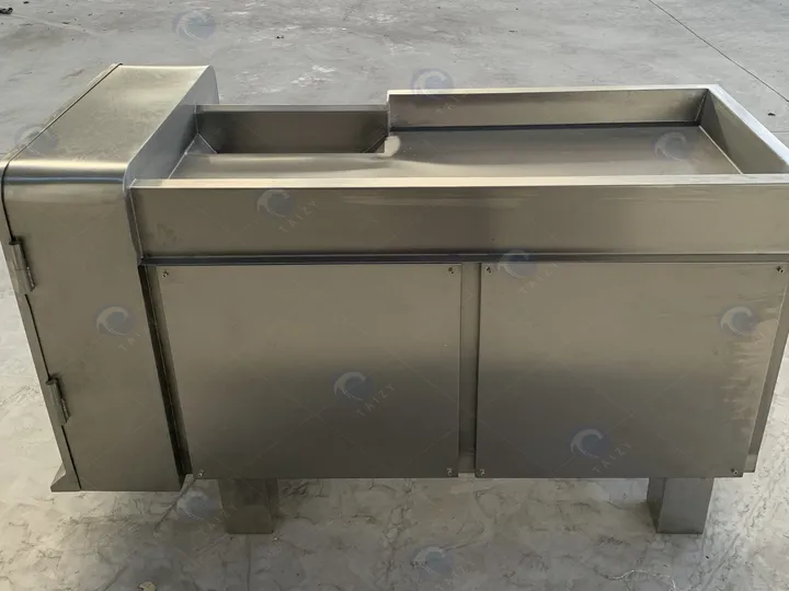 Машина для нарезки мяса кубиками