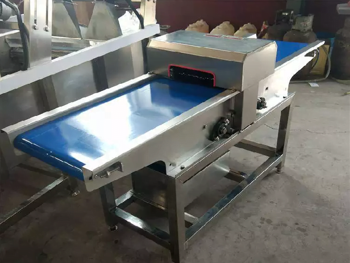 Chicken breast cutter machine
