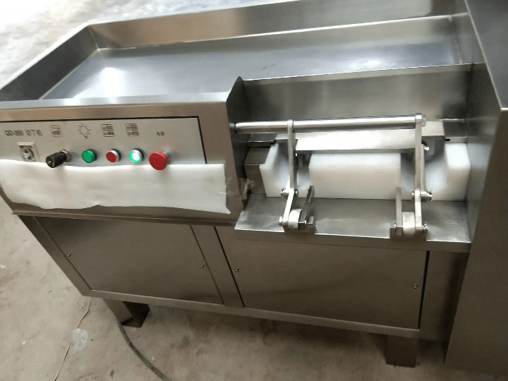 Frozen meat dicing machine