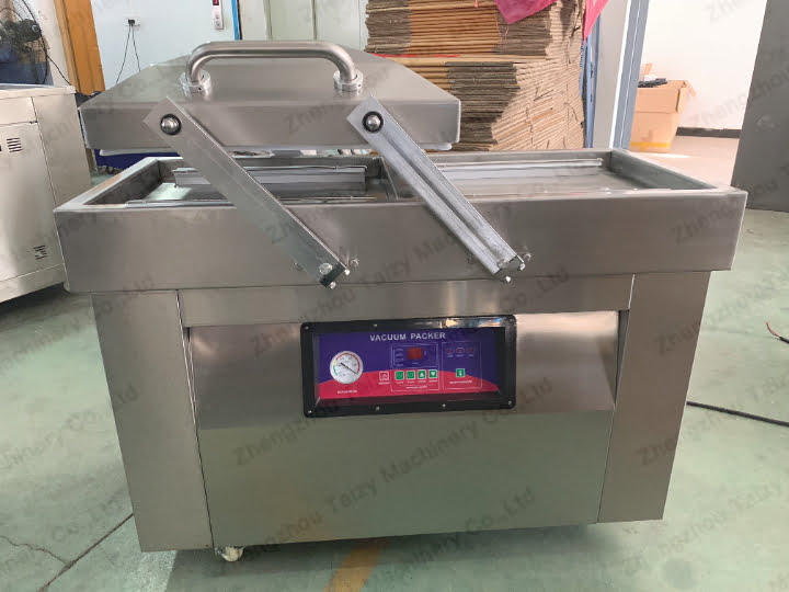 Vacuum packaging machines