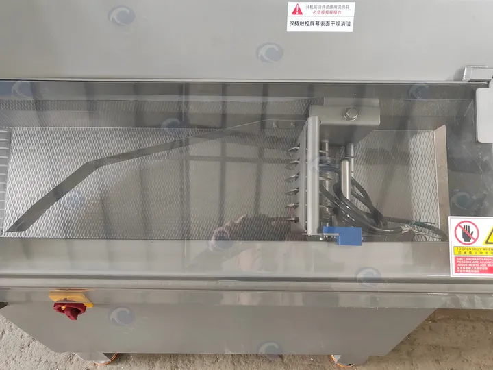 Internal structure of the rib cutting machine