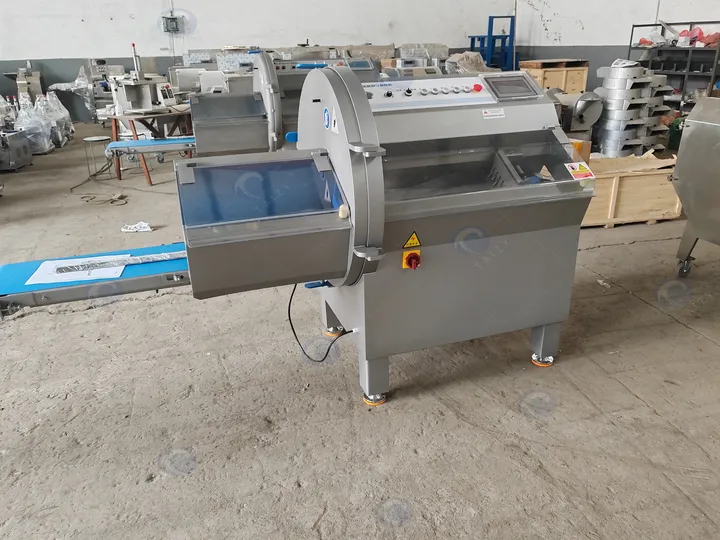 Rib cutting machine