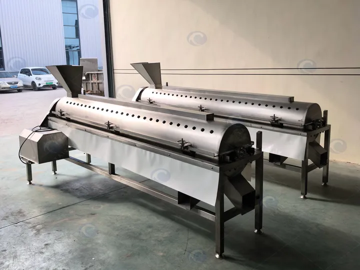 Chicken feet peeling machine