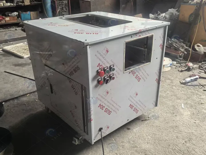Industrial fish slicing machine